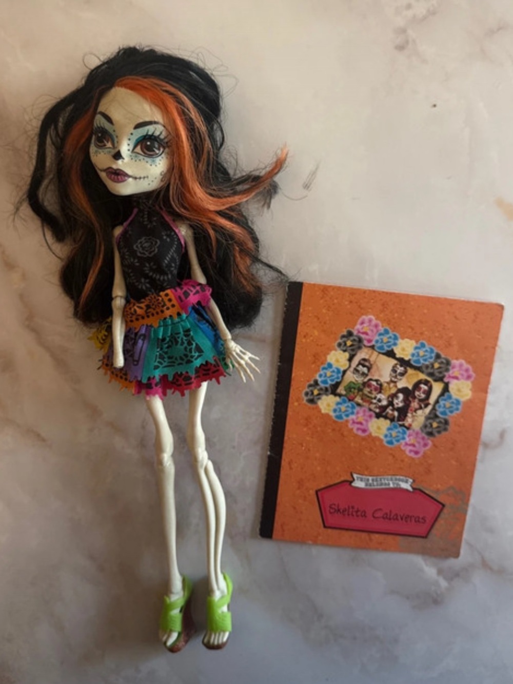 Monster high Skelita (missing hand)